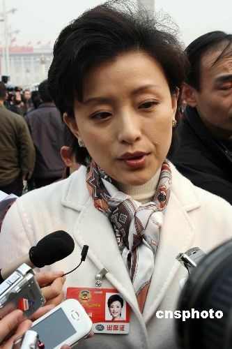 媒体评中国最美12女性 巩俐章子怡杨澜等上榜