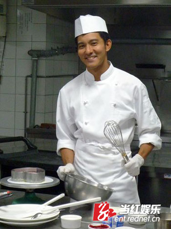 立威廉《爱河恋人》完美杀青 携手闫妮进央视