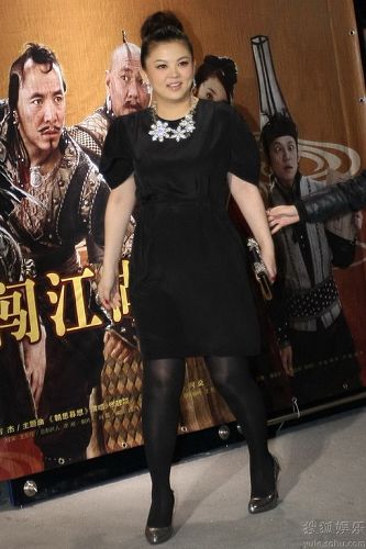 <em>李湘产后</em>亮相显富态 王岳伦坦白是妻管严_娱