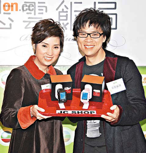 戚美珍坦言绝不相信老公苗侨伟的绯闻(图)