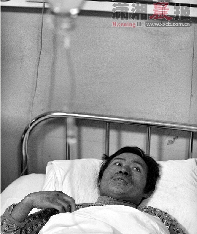 舔衣上汗渍提神 矿难生还者回忆井下生存经历