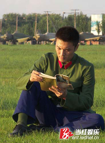 于小伟首披军装扮硬汉 《幸福的完美》潇洒亮相_娱乐频道_红网