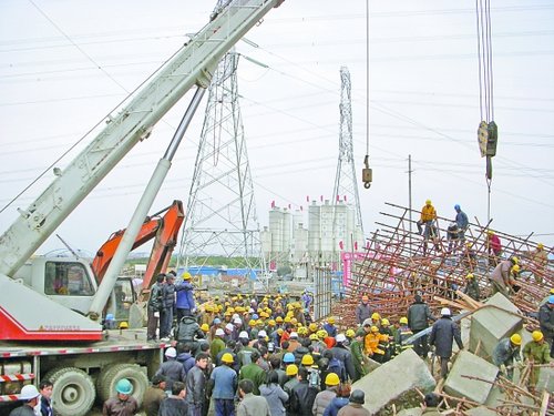 沪杭高铁嘉兴工地脚手架倒塌致3名工人重伤