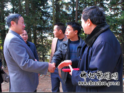 郴州中院院长郭正怀深入汝城龙虎村走访慰问