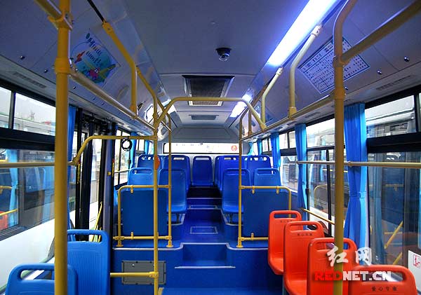 10辆节能环保巴士投入长沙7路公交营运(组图)