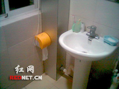 后经记者协调,装修公司积极整改,漏水的问题已得到彻底解决;