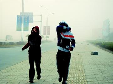 四川什邡市区遭二硫化碳袭击 学校停课半天