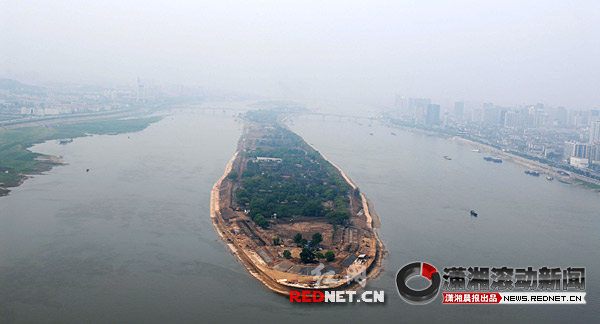 橘洲公园看沙排美女