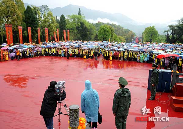 4月4日，社会各界祭祀炎帝陵大典在湖南省炎陵县隆重举行。