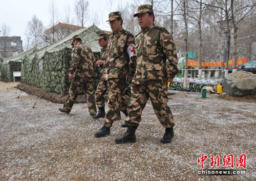 青海玉树地震灾区突降冰雹(图)