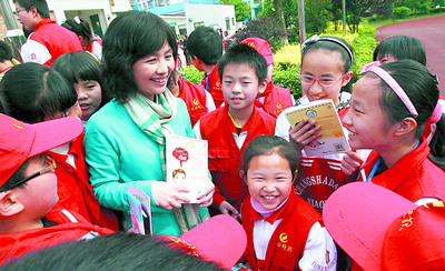 专家建议家长:小学生课外阅读宜疏不宜堵