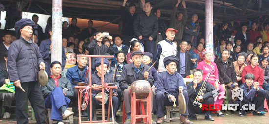 5月21日,农历四月八日,在湖南怀化麻阳苗族自治县石羊哨乡新田村,苗寨