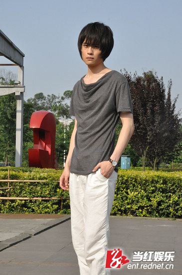 快男成都25强最新写真出炉 王乃恩酷似金在中