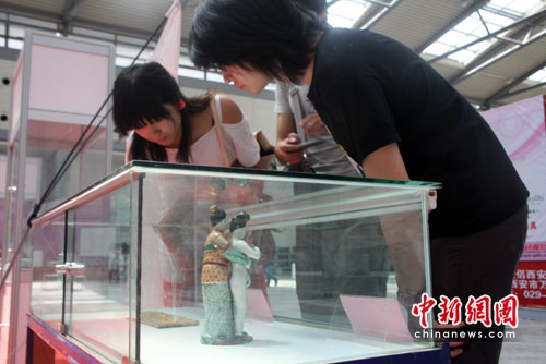 西安办性文化<em>艺术</em>博览会 吸引大批市民参观(图