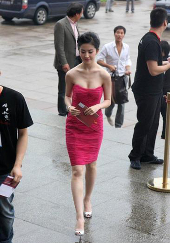 刘亦菲充气娃实战图