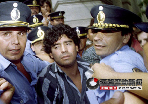 从上帝之手到世纪之吻 老马十大经典瞬间[组图