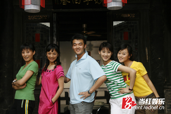 《男婚女嫁》得好评+罗海琼养猪获成功