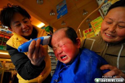组图:痛苦童年 全世界<em>小孩</em>都讨厌理发