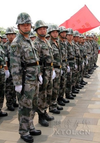 预备役民兵举行省运安保誓师大会(图)