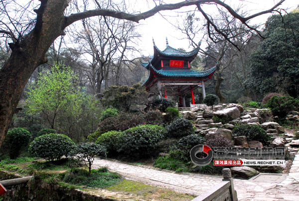 长沙岳麓山爱晚亭今起大翻修 国庆节前重新开