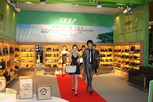 SKAP圣伽步千里之行 适于足下科技大解密全