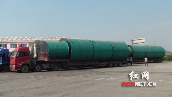 3台 巨无霸 亮相高速 耒宜 交警 及时 护航 保畅通