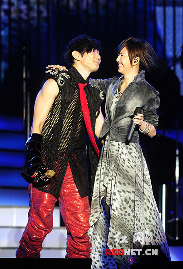 2010-10-16  林俊杰长沙演唱会 成换装秀 孙燕姿