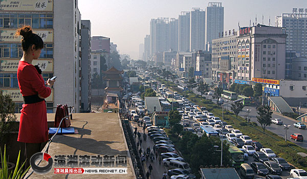 长沙东塘高架桥限行致南城大半受堵 市民理解