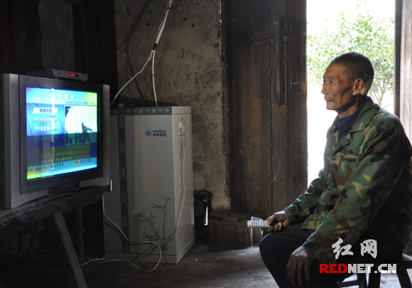 金太阳照进郴州边远地区 4093无电户今年可