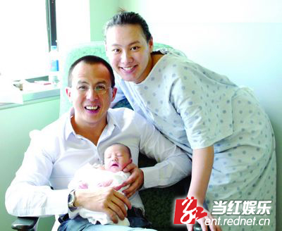 梁洛施宣布与李泽楷分手 三个儿子换不来结婚证