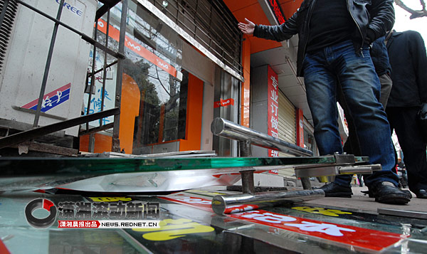 长沙黄兴南路一手机店凌晨被盗 附近多次发案