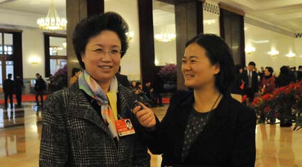 全国人大代表、全国妇联副主席宋秀岩接受采访