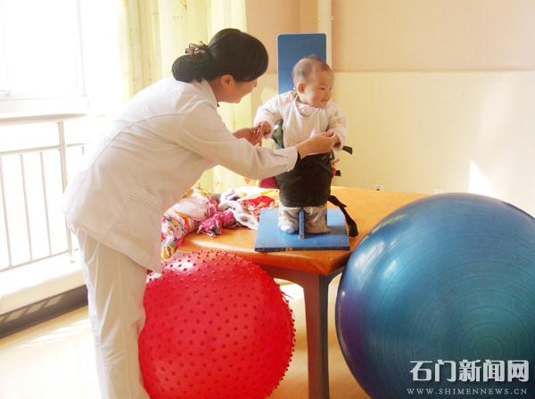 石门县人民医院成立该县首家小儿康复治疗室