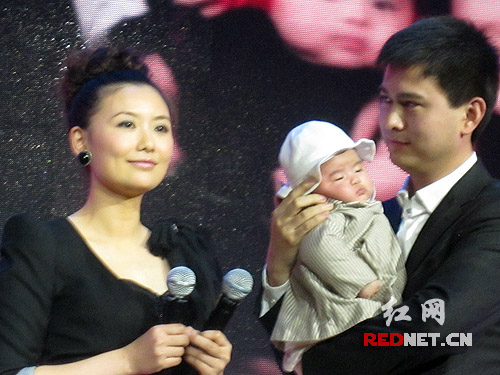 魏哲浩、<em>YOYO</em>为女办百日宴 筹备犹如演唱会(