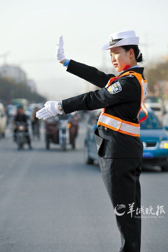 山西女交警半年处罚违规公车138次 公安局不例