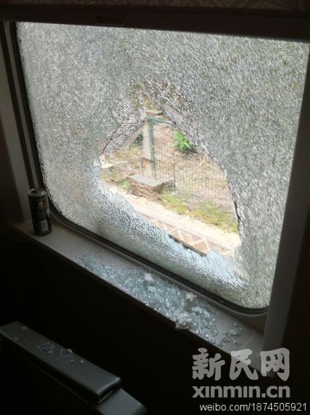 南昌至上海动车故障车窗被砸 630名旅客中途下