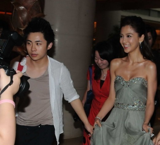 angelababy 爆乳图片