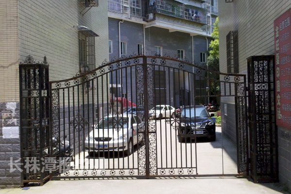 小区上千居民 只开一个门合理吗? [图]