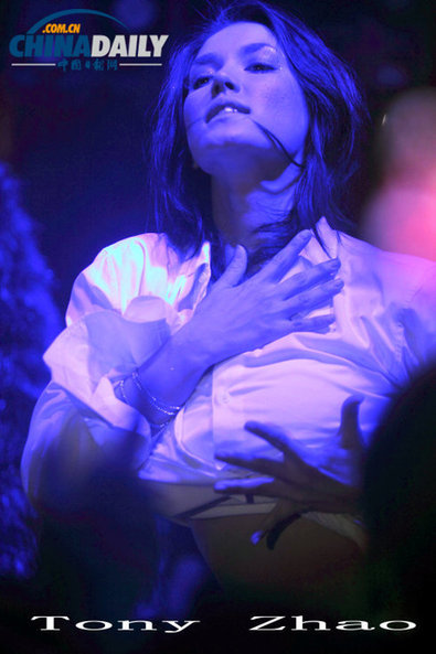 [娱乐]<em>小泽玛利亚性感</em>演出 酒吧夜进斗金_红网