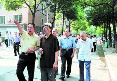 长沙市市级老领导视察<em>芙蓉</em>区社区建设侧记_政