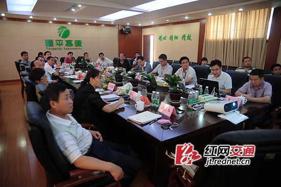 甘粤两省交通部门来湘考察预应力智能张拉系统