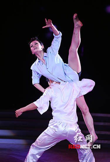 金晨\/黎诺懿问鼎舞动奇迹冠军(组图)