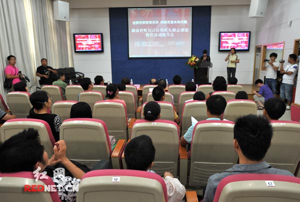 湖南举行残疾人励志活动 聋人创业者现身说法（图）