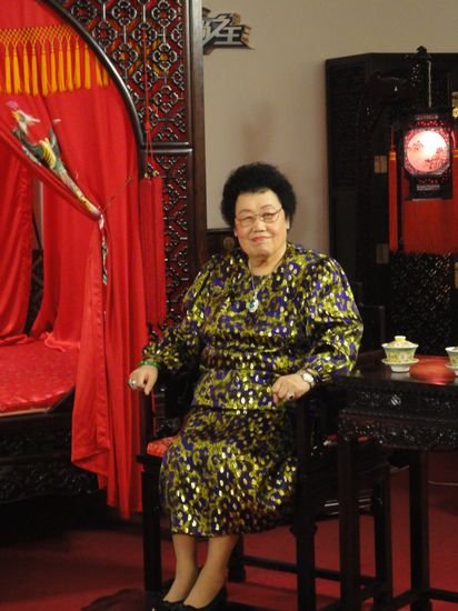中国女首富陈丽华做客《锋尚》 为求紫檀险丧