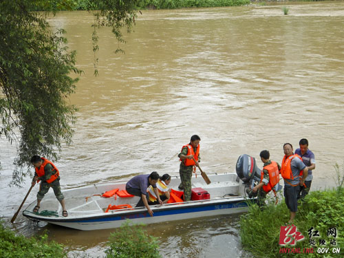 炎陵县三河镇组织民兵开展防汛应急疏散演练(