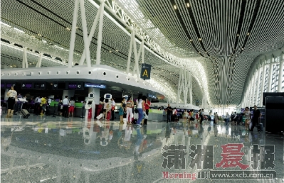 黄花机场新航站楼启用 旅客步行距离不超过30