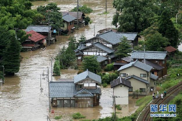 日本新潟县和福岛县暴雨成灾[组图]