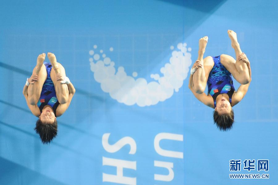 当日,在第26届世界大学生运动会跳水项目女子双人十米跳台比赛中,王鑫
