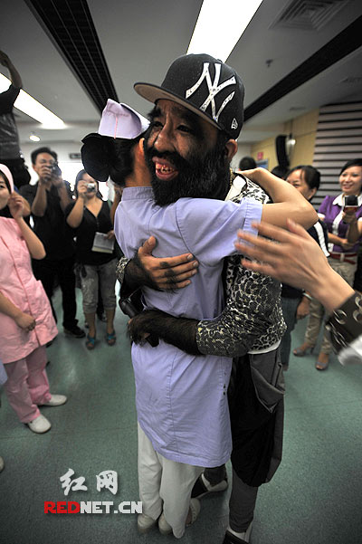 毛孩于震环长沙相亲 赞湘女好可爱(组图)