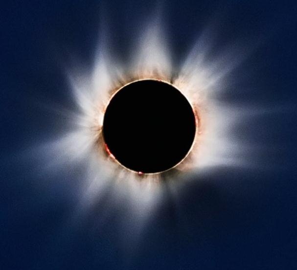 太阳1小时内同时出现巨型耀斑和日冕喷射(组图)